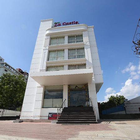 Hotel La Castle Ченай Екстериор снимка
